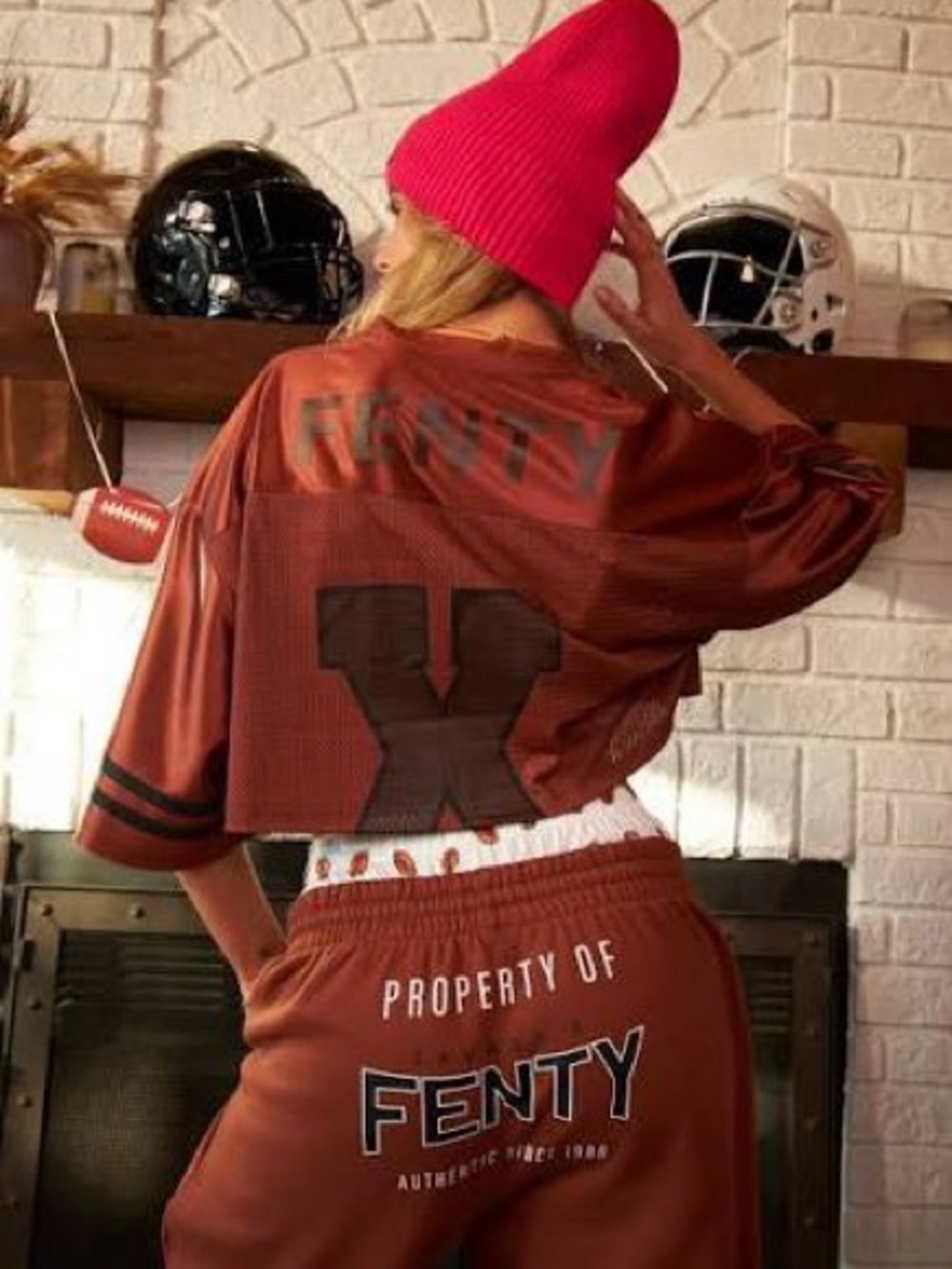 3x Savage FENTY Two-Piece Sports Set in Rust Red with Black Accent